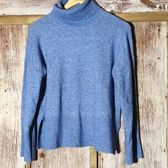 J. Crew merino wool alpaca blend turtle neck split hem wide on trend sleeves xs - Picture 1 of 15